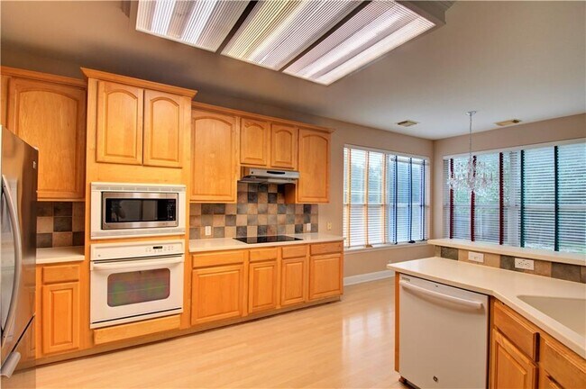Building Photo - 8217 Endeavor Cir