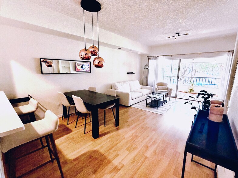 Building Photo - 1018 Woodshire Ln