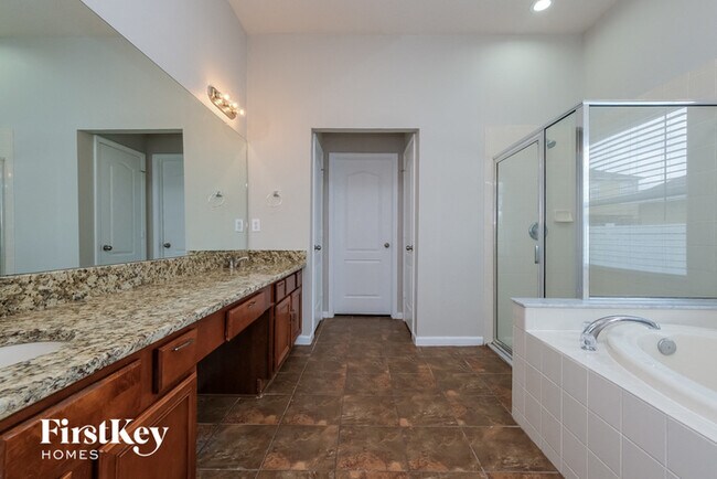 Building Photo - 527 Dunaway Dr