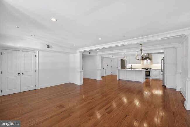 Building Photo - 200 W Wayne Ave