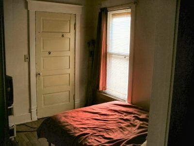 BR2, SW corner - 404 1/2 W Vine St