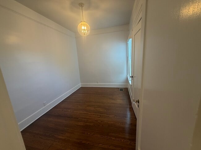 Downstairs "Maid's Quarters" - 713 S Bronson Ave
