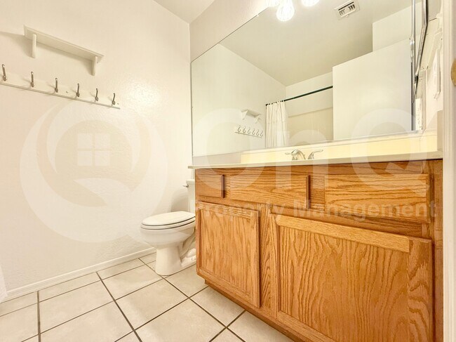Building Photo - 2321 E Remington Pl