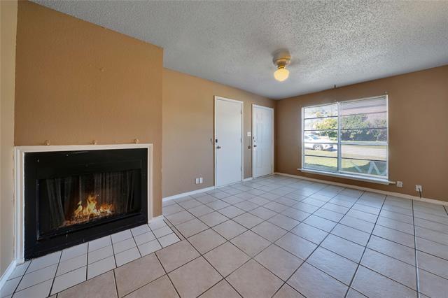 Building Photo - 201 S Las Vegas Trail