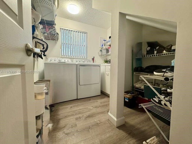 Building Photo - 2486 Bay Isle Dr