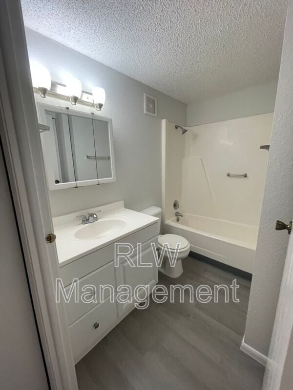 Building Photo - 611 Mt Homer Rd