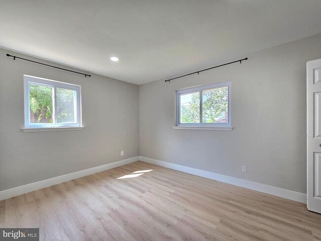 Building Photo - 2115 N Harrison St