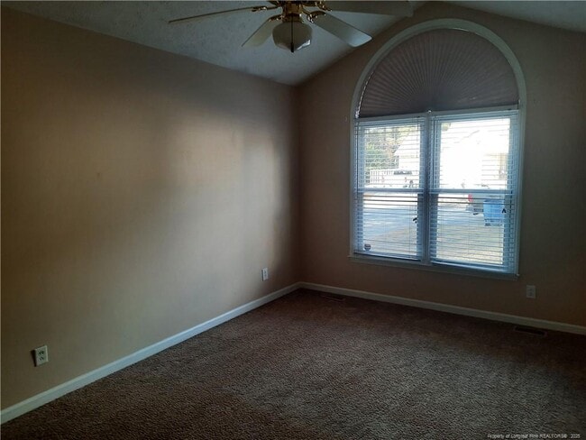 Building Photo - 141 Windsor Ln