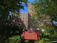 Building Photo - 2345 Linwood Ave