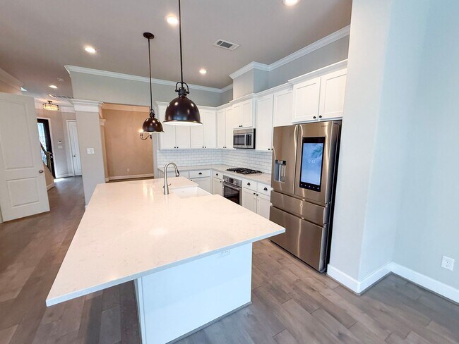 Building Photo - Come view this home located in the heart o...