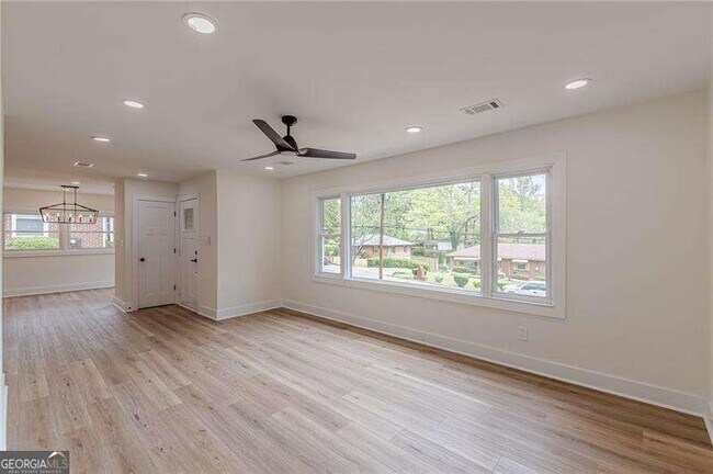 Building Photo - 525 Rosemont Dr