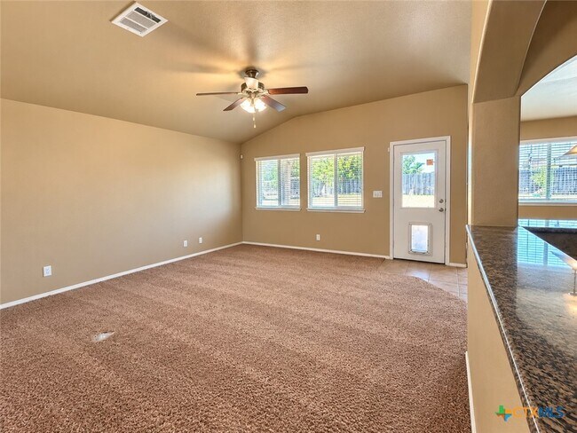 Building Photo - 9402 Cricket Dr
