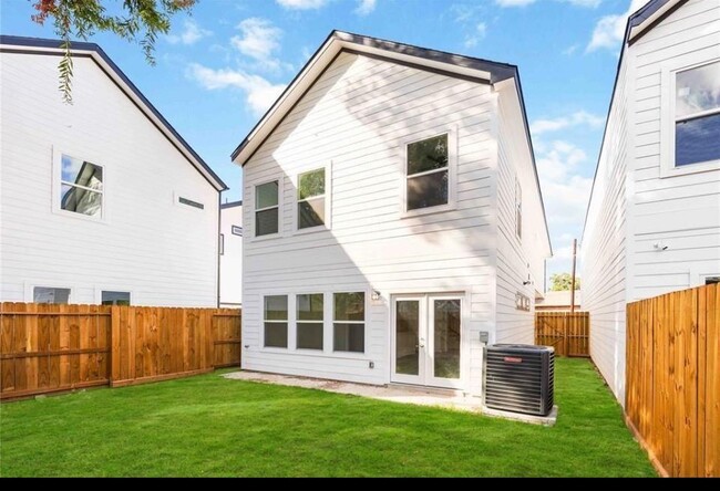 Building Photo - 4508 Noble St