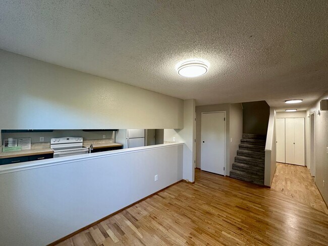 Building Photo - 1702 S 34th St