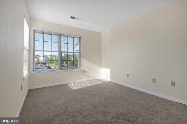 Building Photo - 8610 Beekman Pl