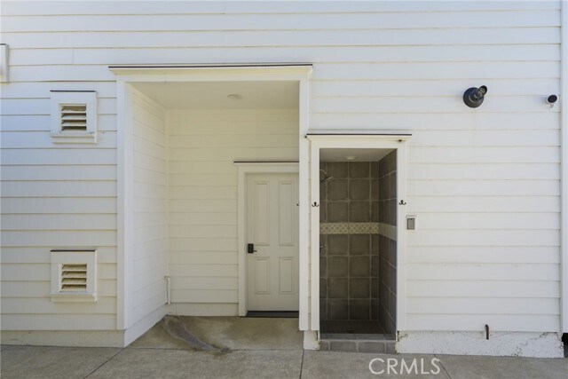 Building Photo - 305 Montero Ave