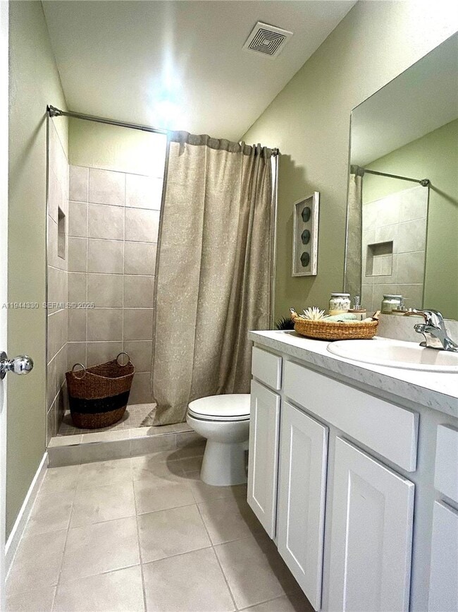 Building Photo - 453 NE 5th St