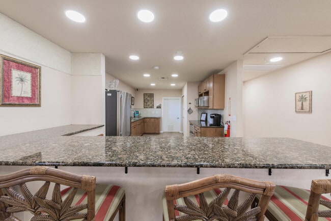 Building Photo - 4250 N Hwy A1A