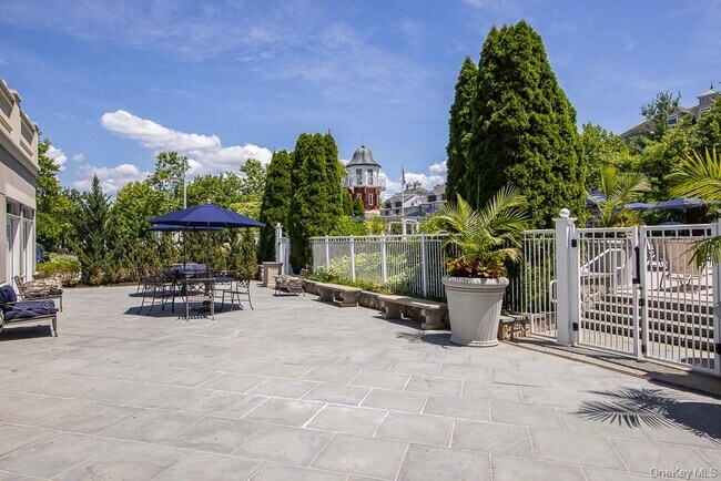 Building Photo - 1321 Round Pointe Dr