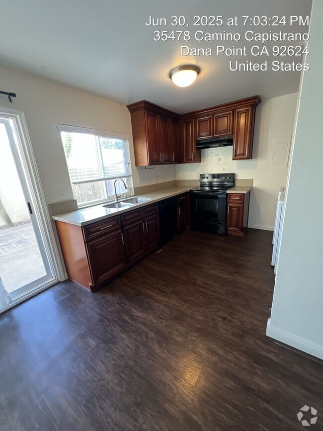 Building Photo - Beautiful 2 Bedroom with Ocean View in Dan...