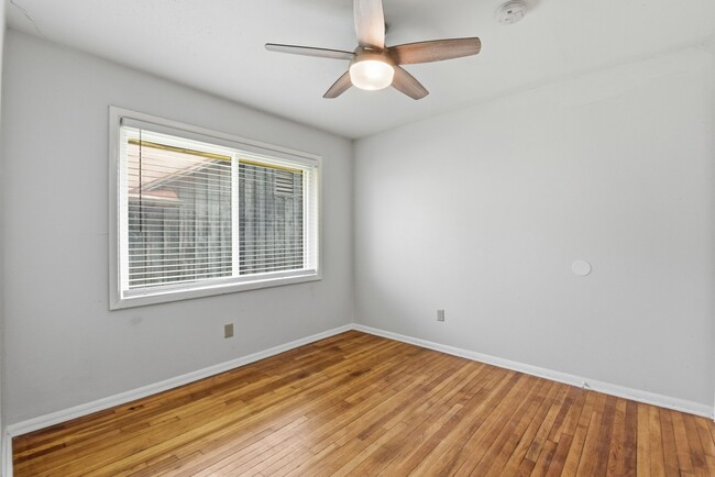 Building Photo - 4929 Libbey Dr