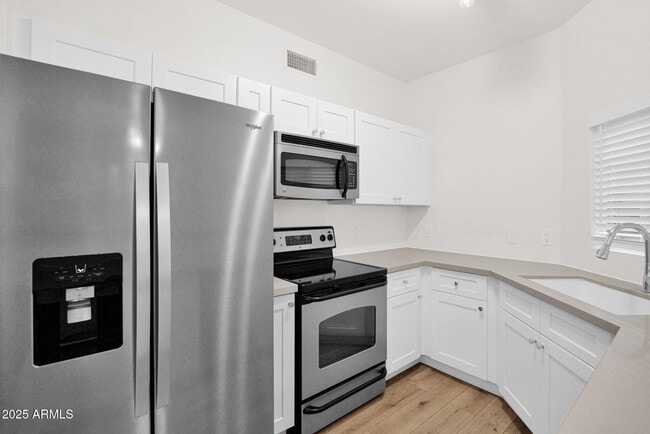 Building Photo - 21844 N 41st St