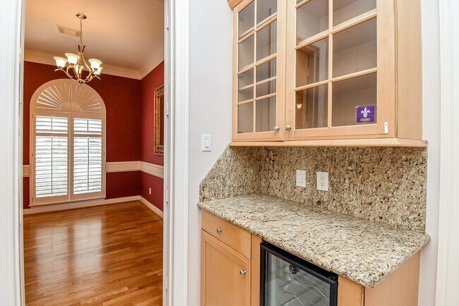 Building Photo - 3015 Bonnebridge Way Blvd