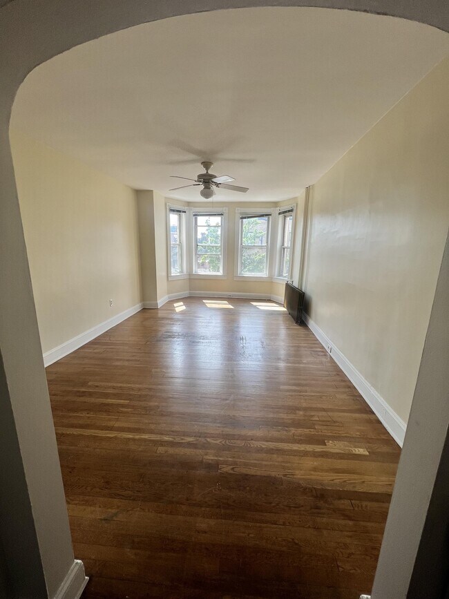 Building Photo - 2315 N Charles St