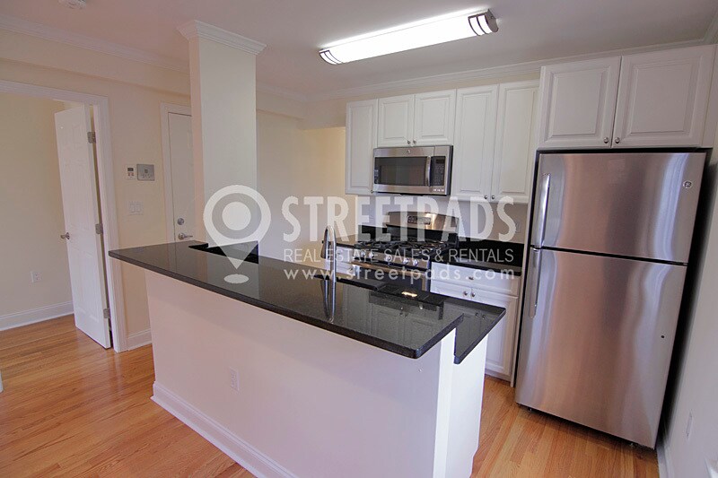 Building Photo - 1 Langdon Sq