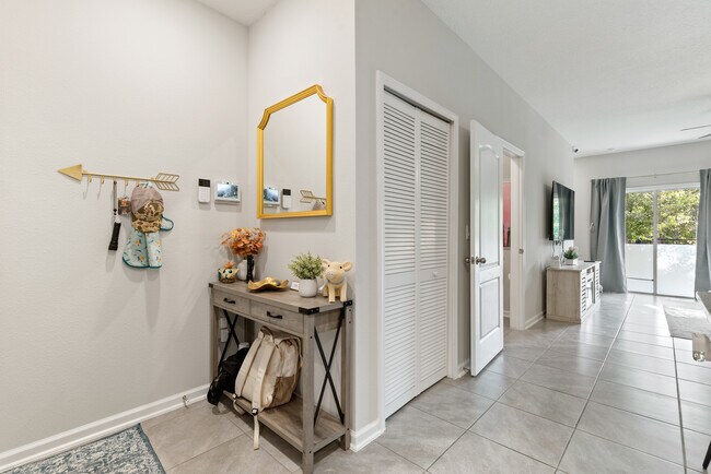 Building Photo - 425 Talulla Trl