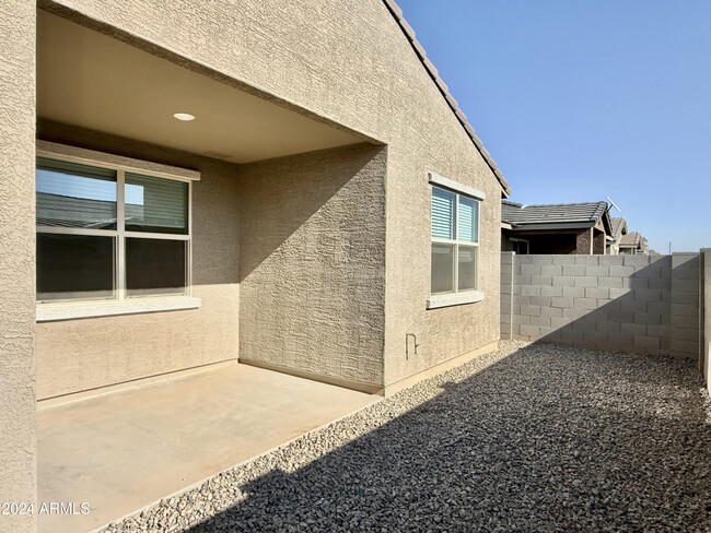 Building Photo - 16019 W Hackamore Dr