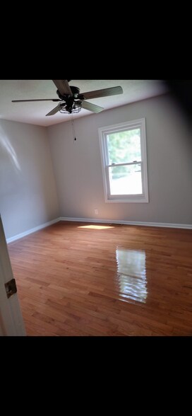 Building Photo - 219 Jim Thorpe Dr