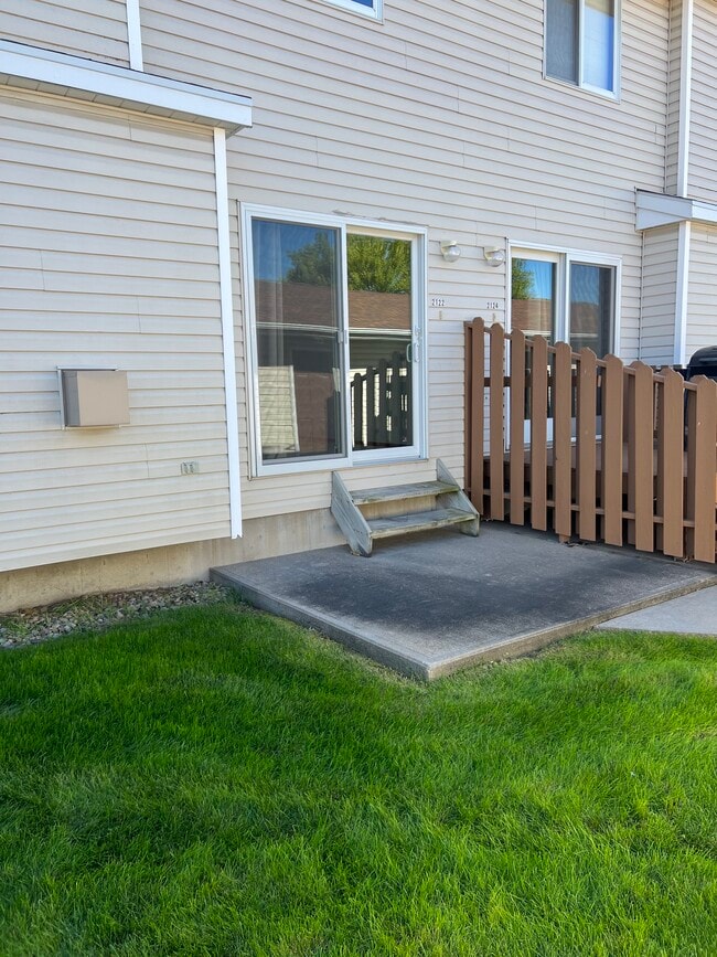 Building Photo - 2122 W 6th St