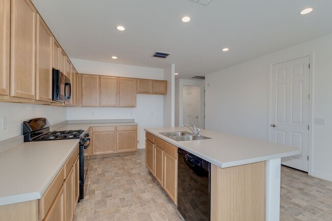 Building Photo - Seasons at Villago, Casa Grande, AZ, Beaut...