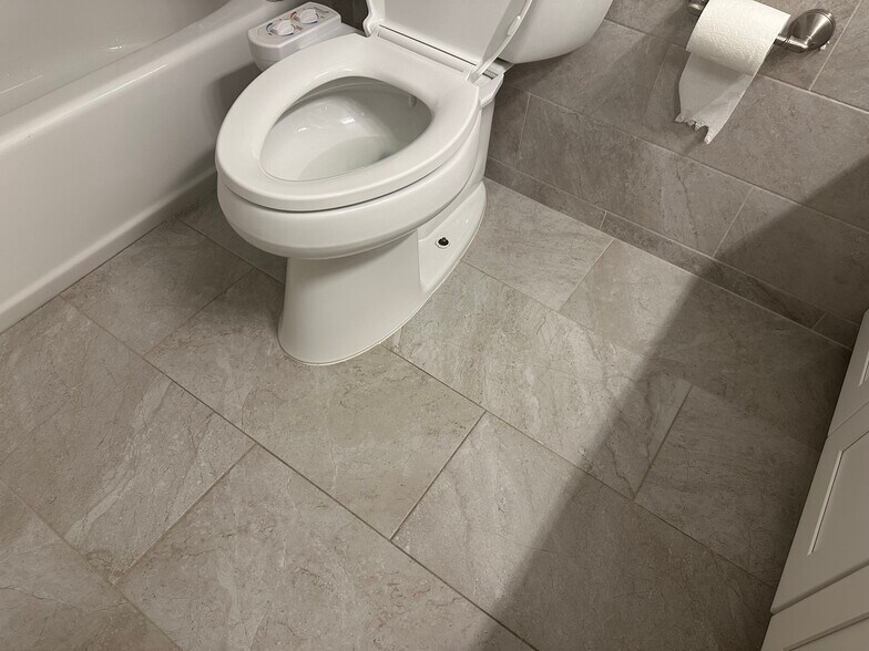 Building Photo - 932 Peninsula Ave