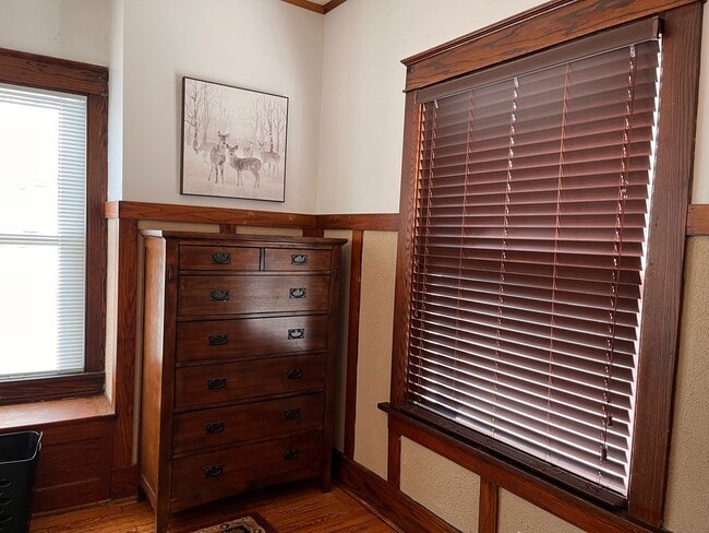 Building Photo - 2608 Leclaire St