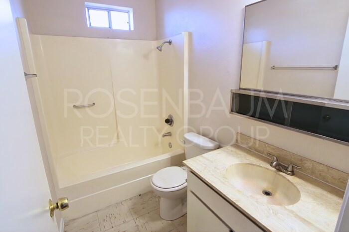 Building Photo - 1000 N Pueblo Dr