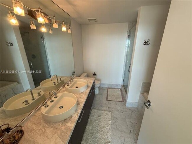 Building Photo - 253 NE 2nd St