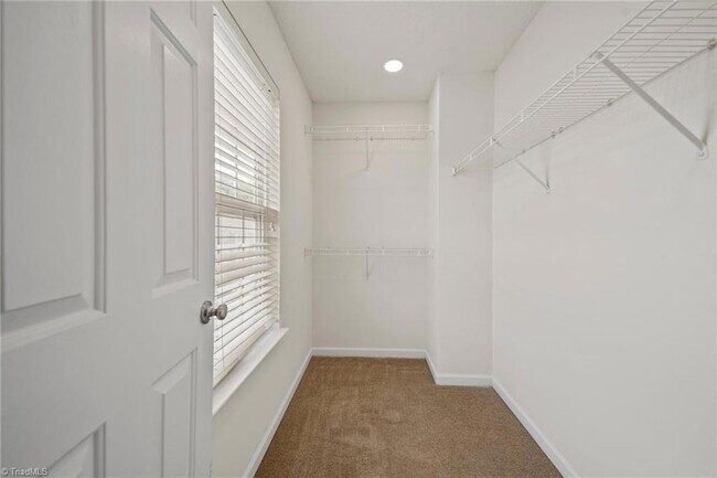 Building Photo - 4 Dunlevy Way