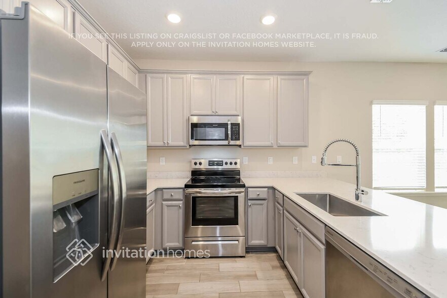 Building Photo - 13300 Shore Grass Dr