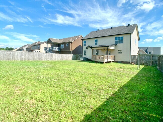 Building Photo - 1734 Ellie Piper Cir