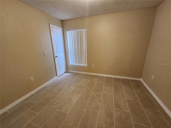 Building Photo - 6913 Long Needle Ct