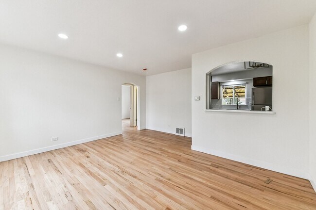 Building Photo - Stunning Single Family Home | 4BR/2BA | 1-Car Covered Parking | Fenced backyard