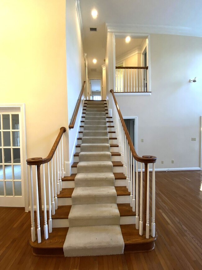 Building Photo - Palomar Home                  20260709
