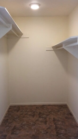 Master Closet - 5681 Desert View Dr