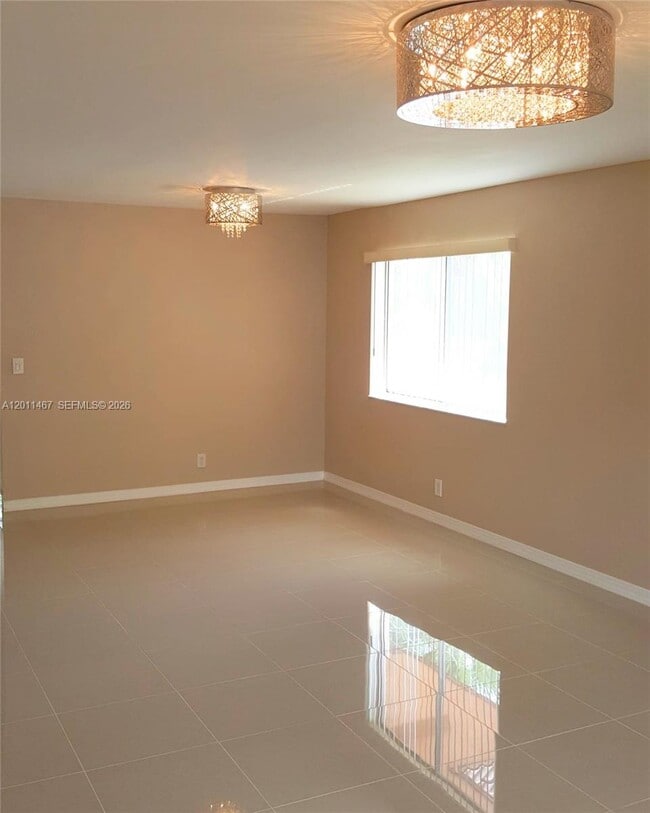 Building Photo - 213 Lakeview Dr