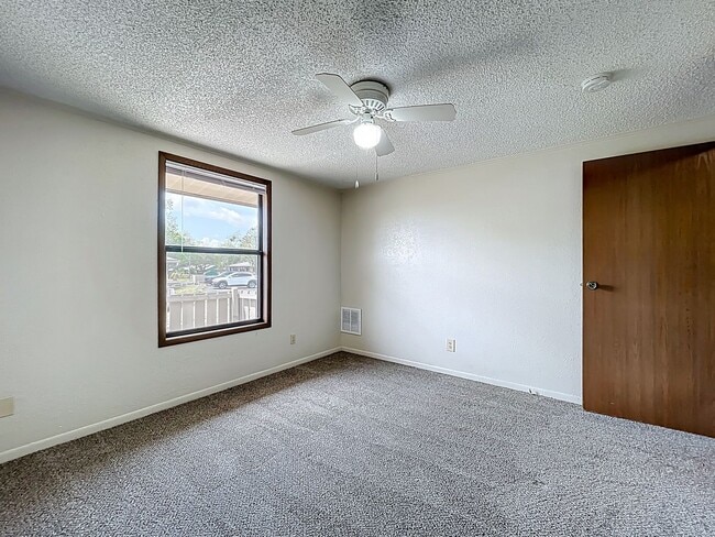 Building Photo - The Hampton - 1 Bedroom 1 Bathroom with in...