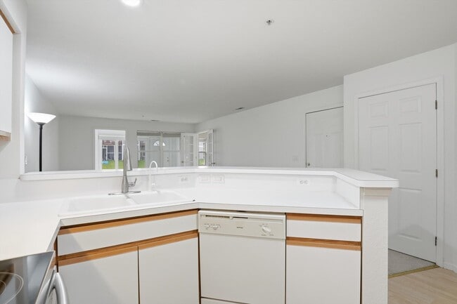 Building Photo - 1335 Millbrook Trail