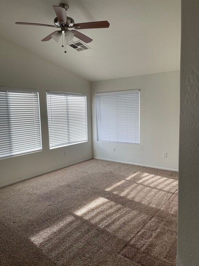 Building Photo - Superstition Springs 4 bedroom/3 baths w/ PRIVATE POOL