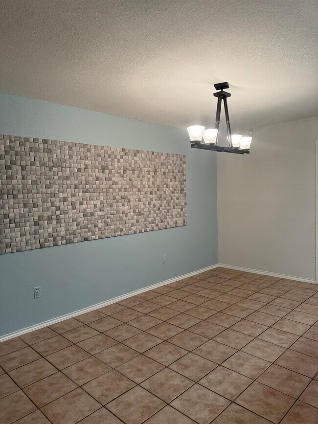 Building Photo - 5229 Brewster Dr